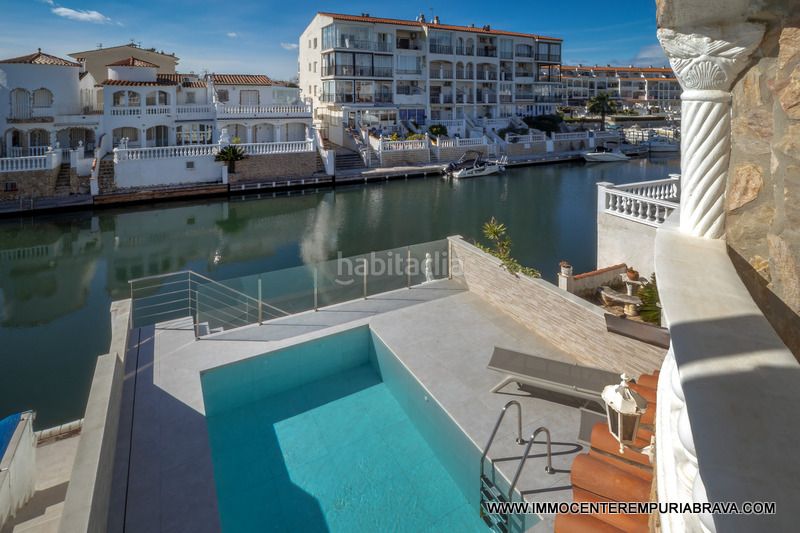 Foto e13c2cff-00e0-461e-b86a-d14a0df29384. Xalet amb aparcament piscina a Francolí - Freser - Noguera Empuriabrava