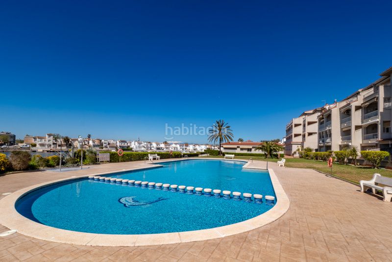 Foto 294db240-3b04-44ab-8b1b-03f5e0ab3819. Àtic amb calefacció aparcament piscina a Sant Maurici Empuriabrava