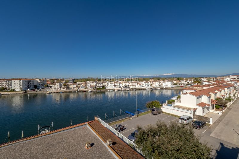 Foto 85530ff4-30f8-4532-8d03-3ac41c224939. Àtic amb calefacció aparcament piscina a Sant Maurici Empuriabrava