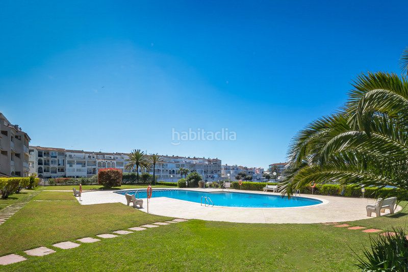 Foto 9ea85f92-9a53-48ba-ae85-3ed6d902161d. Àtic amb calefacció aparcament piscina a Sant Maurici Empuriabrava