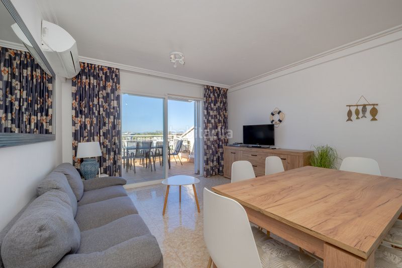 Foto c0e086b5-19b2-4288-8b25-5e4a9a95b30f. Àtic amb calefacció aparcament piscina a Sant Maurici Empuriabrava