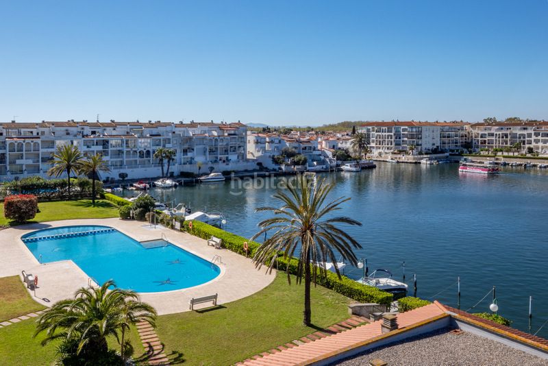 Foto c1075ae5-ca21-40af-9c65-abc20c0393bf. Àtic amb calefacció aparcament piscina a Sant Maurici Empuriabrava