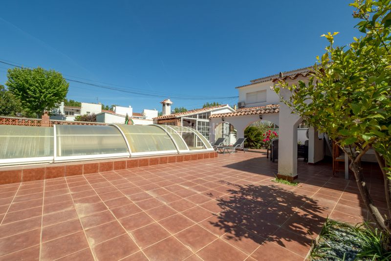Foto f7f45e1d-cb3f-4741-9889-ca0a8dd696c6. Xalet amb calefacció piscina a Carlit - Montseny Empuriabrava