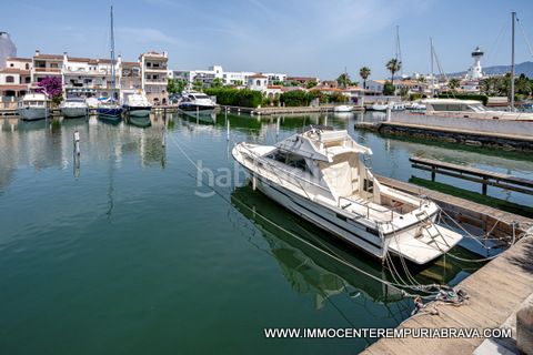 Foto cfea2215-e07a-4e69-8e65-d83f134152a7. Xalet a Salins - Cavall de Mar Empuriabrava