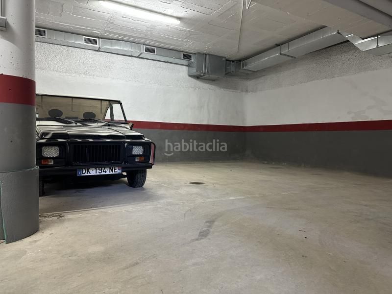 Foto 0d0c2e9d-b774-4c27-a13f-50d96040410a. Aparcament cotxe a Centre Roses