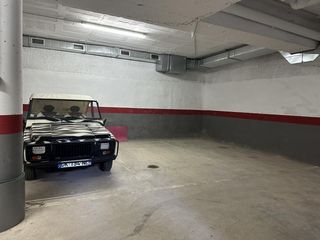 Car parking in Centre. 4 plazas de aparcamiento en un edificio de lujo