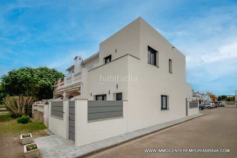 Foto b0bc9d8e-b997-4bf7-9477-7cffd932654f. Xalet a Puigmal - Mas Nou Empuriabrava