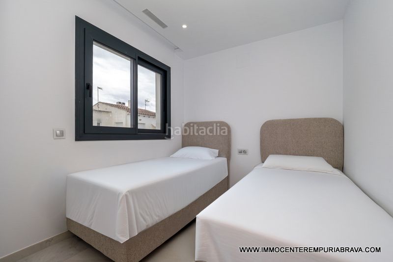 Foto e2254fa8-774a-44cd-bef5-39df37377e1d. Xalet a Puigmal - Mas Nou Empuriabrava