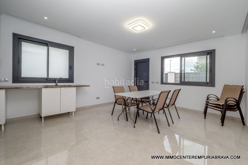 Foto fa8e7ddb-eba8-426b-9017-ab16031b4fbc. Xalet a Puigmal - Mas Nou Empuriabrava