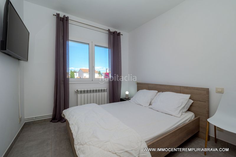Foto ddd5bd25-baf9-426d-98bf-2d3474498281. Xalet a Cap Ras - Creus - Falconera Empuriabrava
