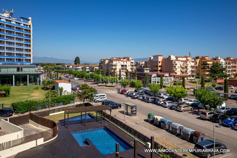 Foto dfb0bc08-c3a0-460e-8934-2e125e3028bc. Pis amb piscina a Muga - Gran Reserva - Badia Empuriabrava