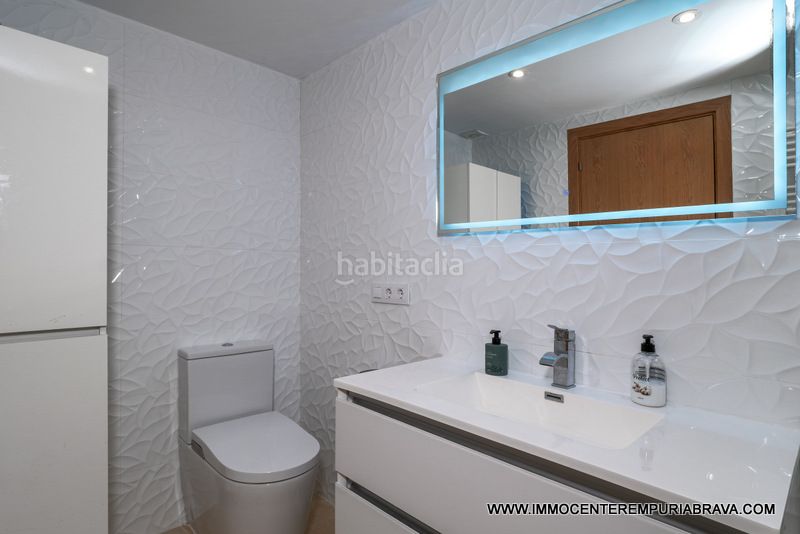 Foto f2bbb7a9-8f5b-4af1-8011-f83995873e03. Pis amb piscina a Muga - Gran Reserva - Badia Empuriabrava