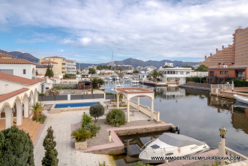 Foto 51bc1db9-94ad-4280-9e93-b9bb8e5a3390. Pis a Santa Margarida Roses
