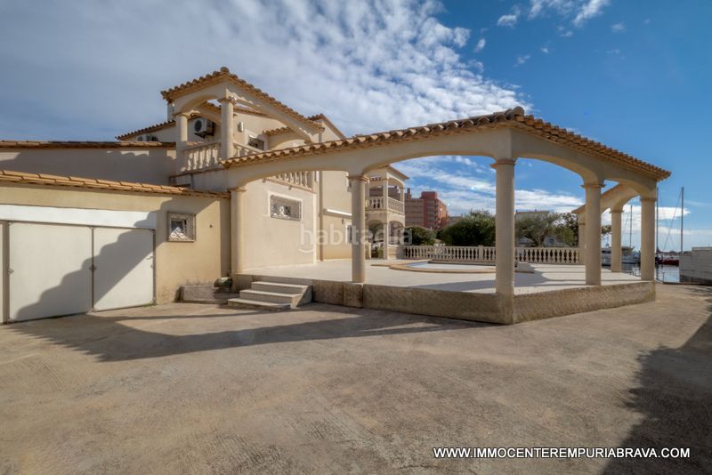 Foto bef65473-da0b-47ab-87c2-4bc6c96388ff. Pis a Santa Margarida Roses
