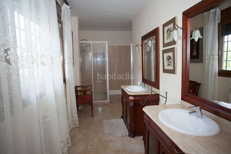 Foto edfe7620-e044-45d3-aa47-9ae89c983666. Xalet amb calefacció aparcament piscina a Picassent