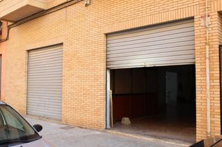 Lloguer Local Comercial en Fonteta de Sant Llus. Se alquila local comercial en la fuente san luis