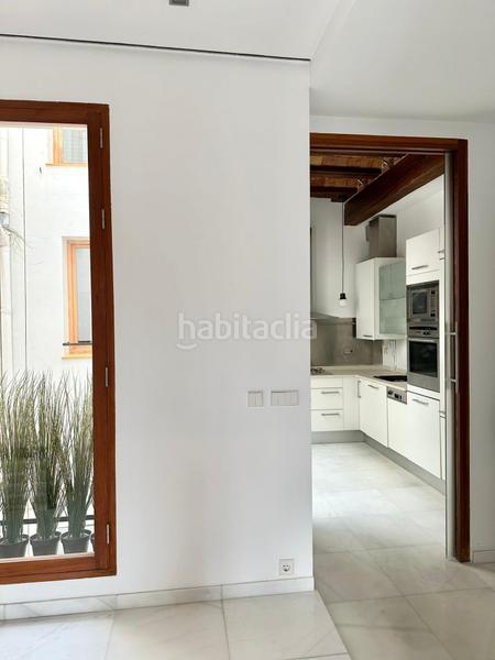 Foto 14238983-afdf-4d9d-b657-a28fed59b6f2. Alquiler piso exclusiva vivienda en plaza alfonso el magnánimo en Valencia