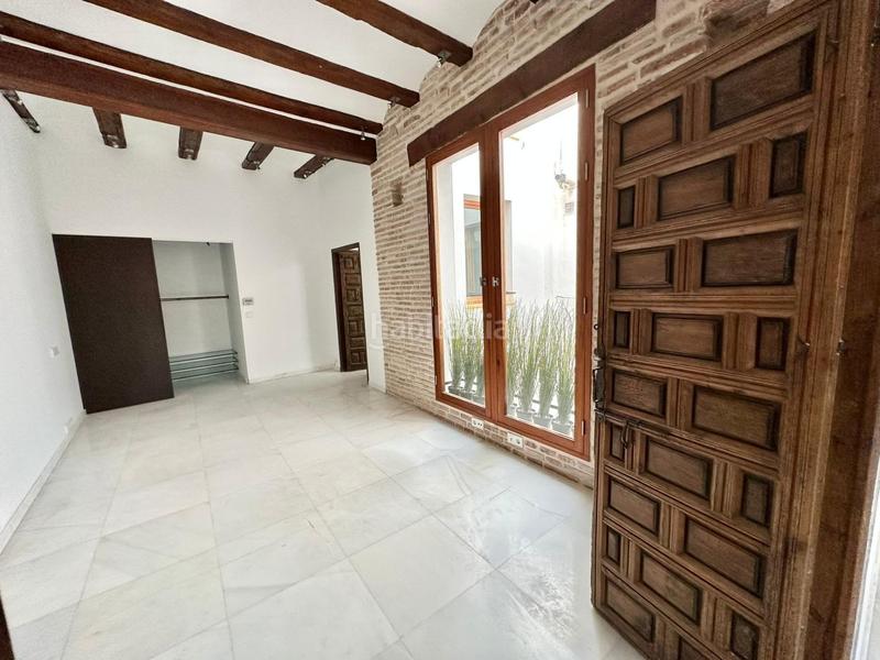 Foto 4417dc3d-0201-4db0-be72-58a5b0311d3f. Alquiler piso exclusiva vivienda en plaza alfonso el magnánimo en Valencia