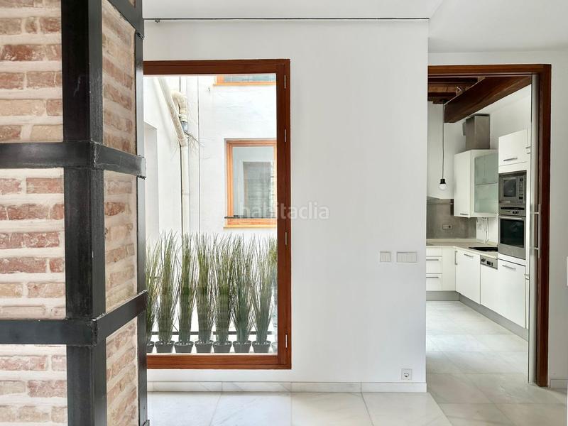 Foto b17a5652-bb77-4409-8692-307f25616d70. Alquiler piso exclusiva vivienda en plaza alfonso el magnánimo en Valencia