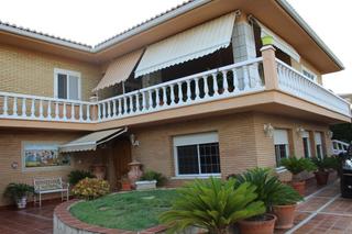 Xalet a Picassent. Se vende espectacular chalet en urbanización el tancat del alter