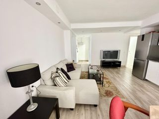 Miete Etagenwohnung  Calle isla de hierro. Alquiler vivienda en la malvarrosa