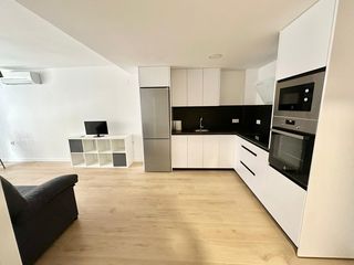 Location Appartement  Periodista badia. Encantador piso cerca del hospital clínico