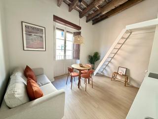 Flat  Quart. Se vende piso en ciutat vella