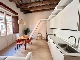 Flat  Quart. Se vende piso en ciutat vella