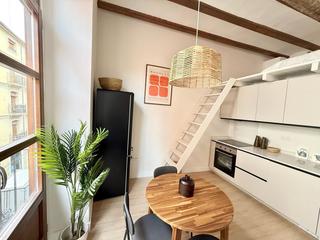 Flat  Quart. Se vende piso en ciutat vella