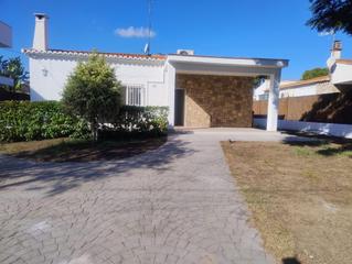 Alquiler Chalet  Calle blasco ibañez. Se alquila chalet reformado en rocafort.
