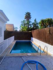 Location Chalet  Calle blasco ibañez. Se alquila chalet reformado en rocafort.