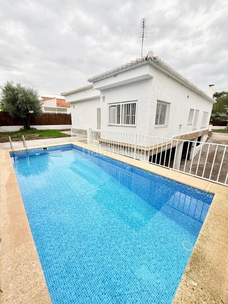 Foto 29294452-187d-41e4-8b55-69842a0d1871. Miete chalet mit heizung parking pool in Rocafort