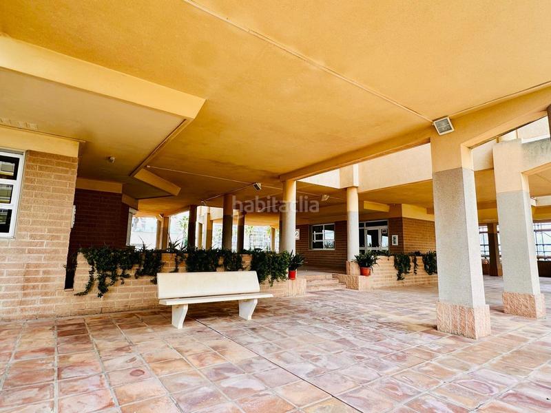 Foto 217ecdd9-037c-4f1a-ad2e-87a0cc63ec32. Etagenwohnung mit parking in El Perellonet Valencia