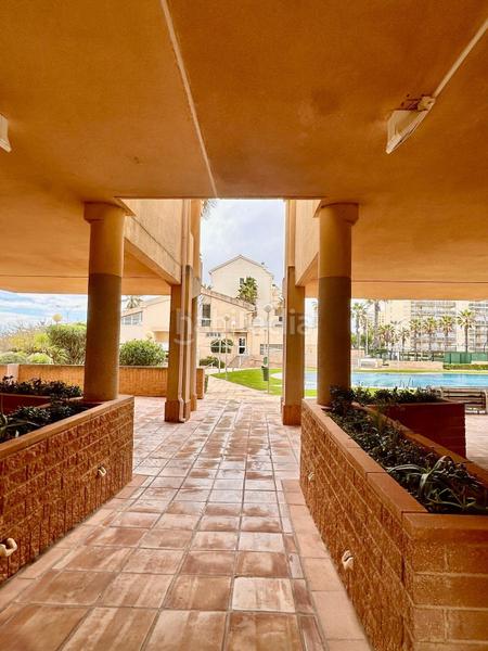 Foto 6cdf8951-4cdb-43a2-b584-d815da0bd17e. Etagenwohnung mit parking in El Perellonet Valencia