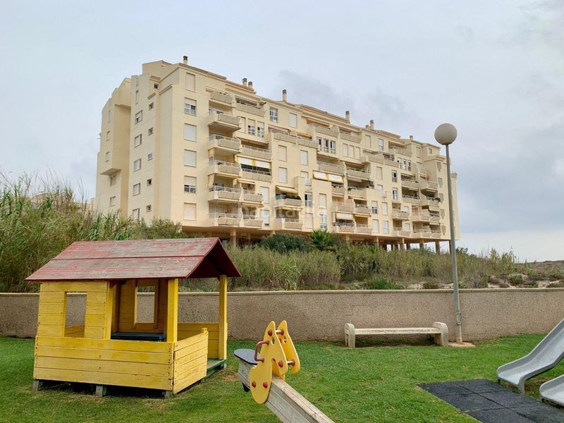 Foto ccbcafb1-4fe6-437d-aeb6-a83f21308a52. Pis amb aparcament a El Perellonet Valencia