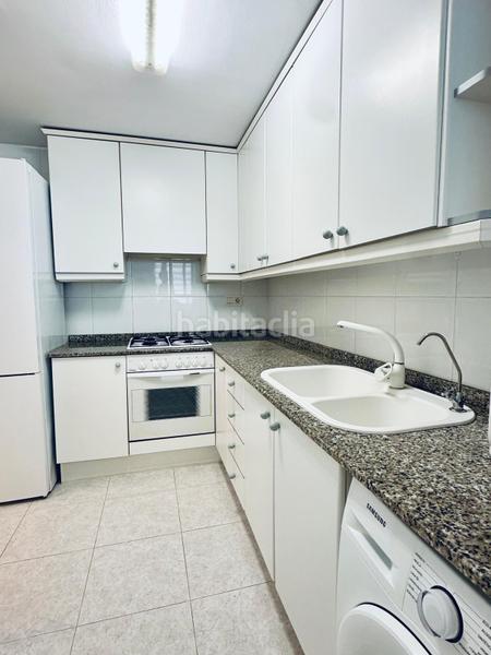 Foto f2952024-a02d-4e26-afe5-457aad0cd030. Etagenwohnung mit parking in El Perellonet Valencia