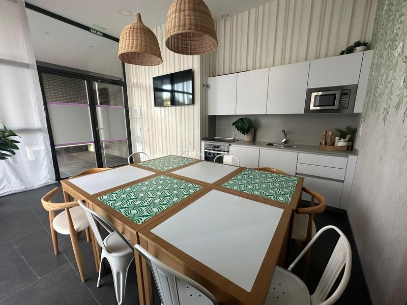 Foto e096f9dc-4a01-4a3c-95a2-e285402aaf2e. Alquiler piso alquiler piso de 3 habitaciones con piscina, garaje y trastero en Valencia