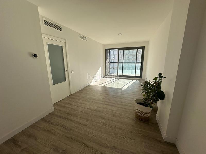 Foto 80e07b1b-18b2-4a94-ad96-270df9850c73. Location appartement avec parking piscine dans Malilla Valencia