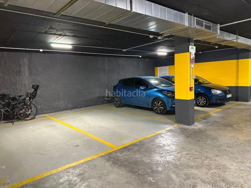 Foto d83bbeeb-c36d-4bfe-9a8b-d0e9c8b545de. Location appartement avec parking piscine dans Malilla Valencia