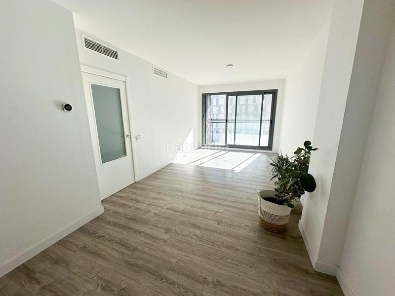 Foto c2512ba6-e3fe-47a3-8eea-6b31344e56de. Affitto appartamento con parcheggio piscina in Malilla Valencia