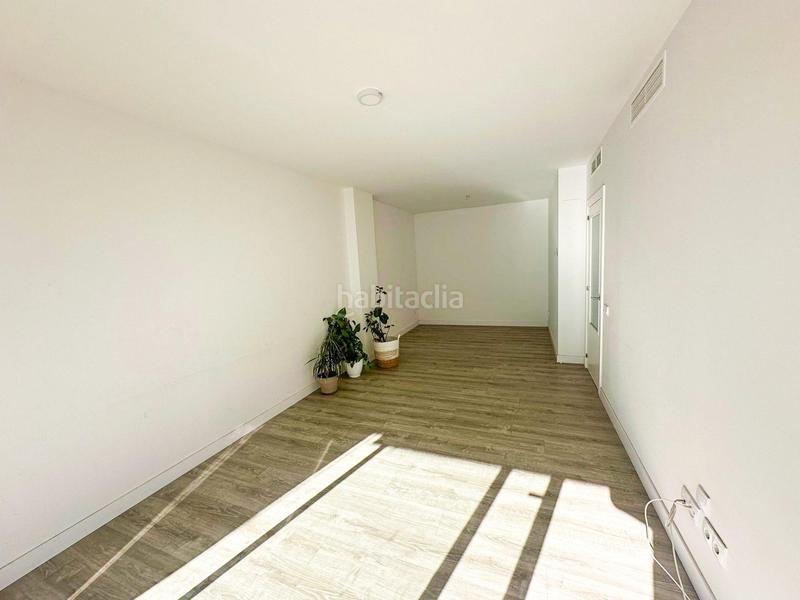 Foto fc95a7f3-469d-447b-90f8-9334b1550f15. Location appartement avec parking piscine dans Malilla Valencia