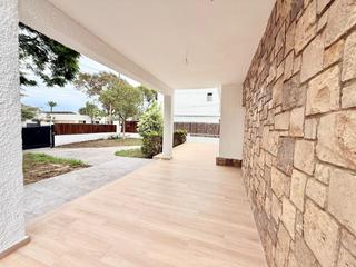 Location Chalet  Calle blasco ibañez. Se alquila chalet reformado en rocafort.