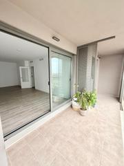 Miete Etagenwohnung  Calle isla formentera. Alquiler piso de 3 habitaciones con piscina, garaje y trastero