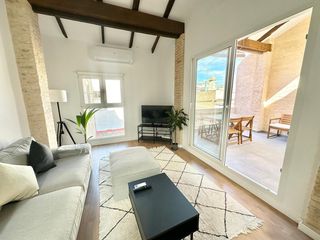 Rent Penthouse  Calle luis despuig. Se alquila ático duplex totalmente reformado en el cabanyal