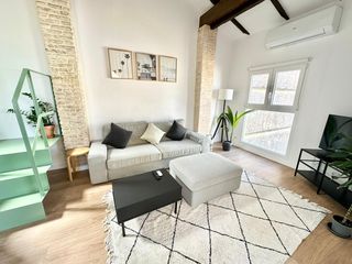Lloguer Àtic  Calle luis despuig. Se alquila ático duplex totalmente reformado en el cabanyal