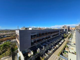 Lloguer Pis a Calle de la cruz roja 1. Ático triple con gran balcón y terraza privada en urbanización r