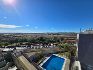 Lloguer Pis  Calle de la creu roja. Ático triple con gran balcón y terraza privada en urbanización r