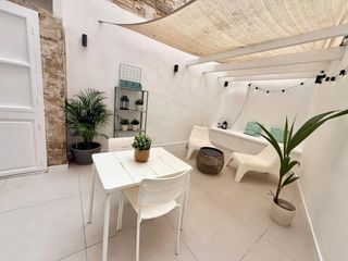 Affitto Piano terra  Calle orihuela. En alquiler vivienda con encanto en valencia