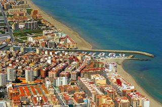 Flat  Calle de estribor. Piso con vistas al mar y acceso privado a la playa con plaza de