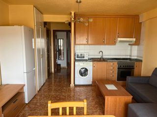 Pis a Calle de estribor 3. Piso con vistas al mar y acceso privado a la playa con plaza de